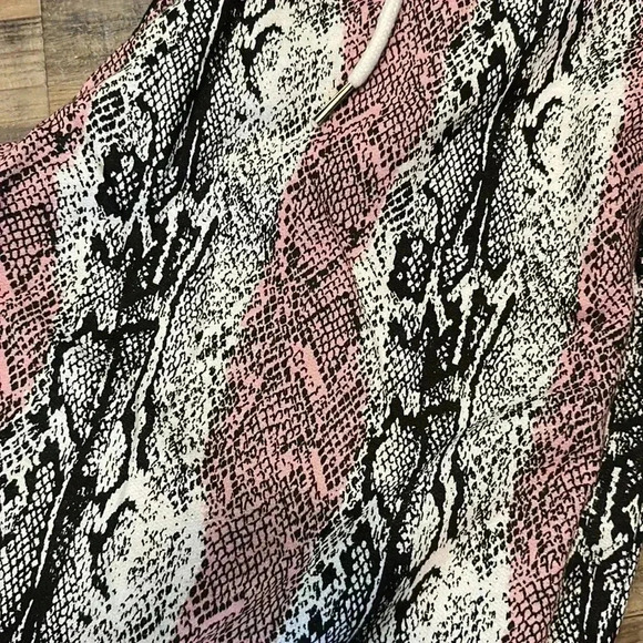 Sweatpants - Picture 2 of 6